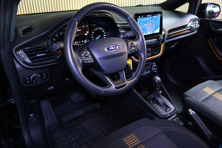 Vehicle Image 12
