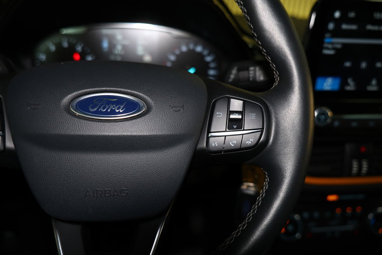Vehicle Image 17