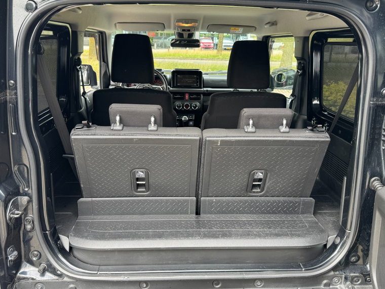 Vehicle Image 16