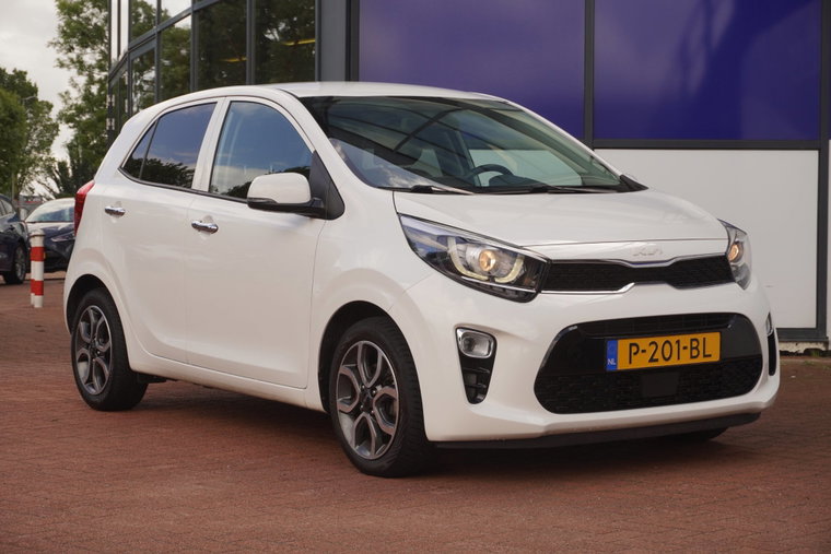 Vehicle Image 12