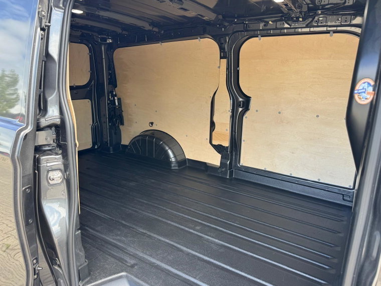 Vehicle Image 23