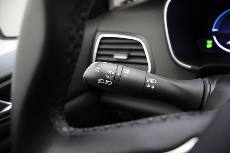 Vehicle Image 25