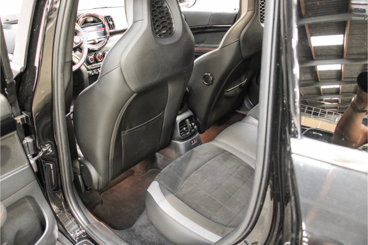 Vehicle Image 33