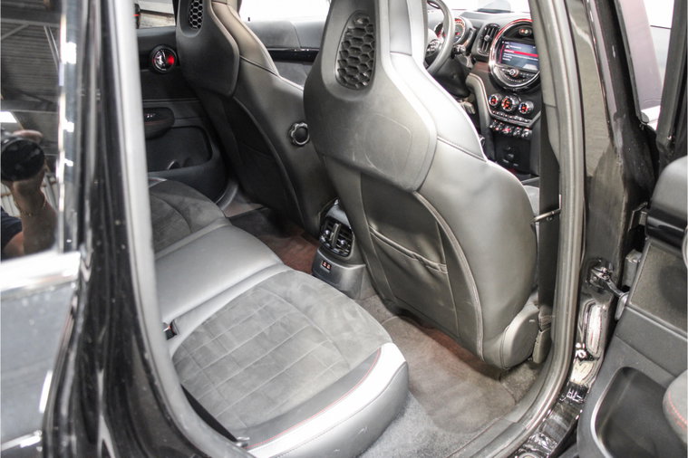 Vehicle Image 35