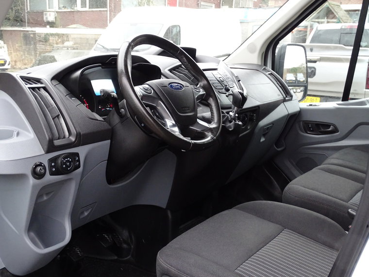 Vehicle Image 19