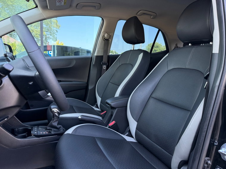 Vehicle Image 19
