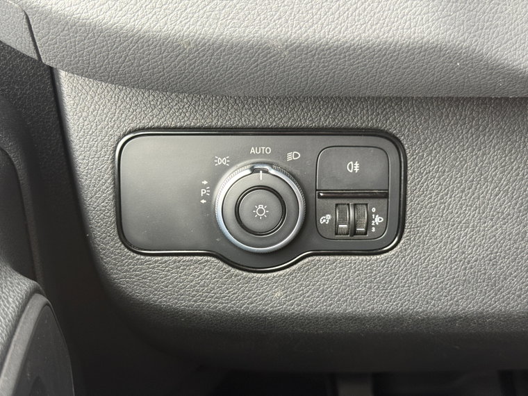 Vehicle Image 29