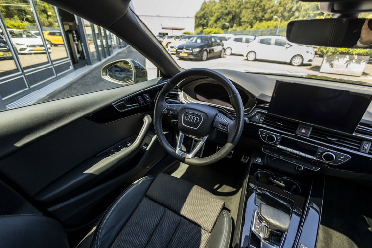 Vehicle Image 19