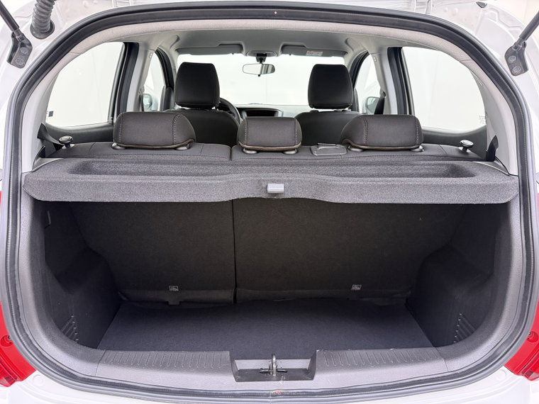 Vehicle Image 17