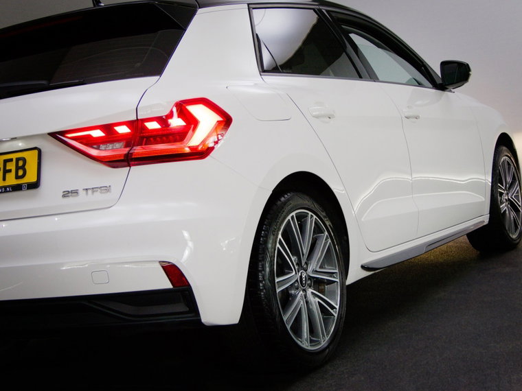 Vehicle Image 50