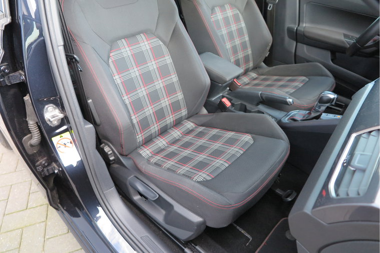 Vehicle Image 38