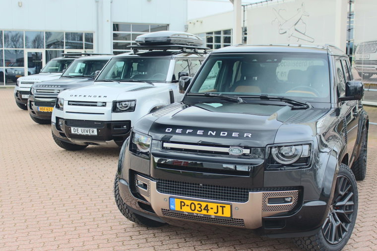 Vehicle Image 25