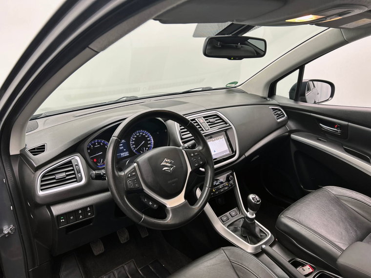 Vehicle Image 25