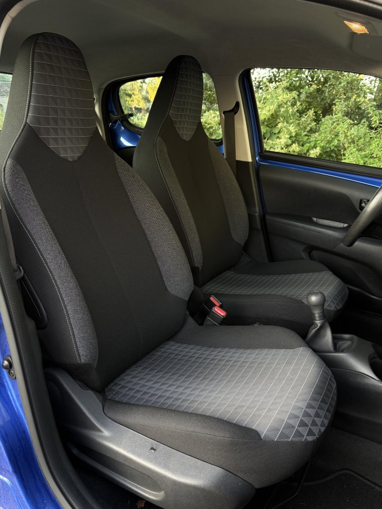 Vehicle Image 21