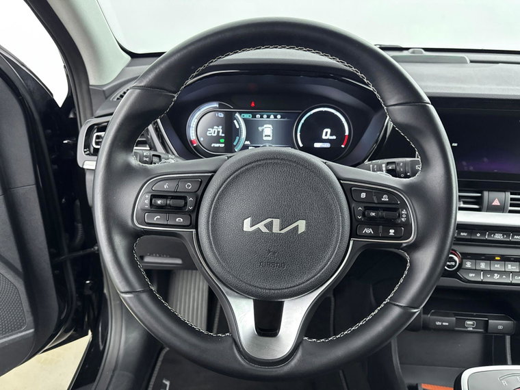 Vehicle Image 23