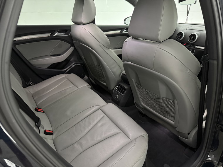 Vehicle Image 40