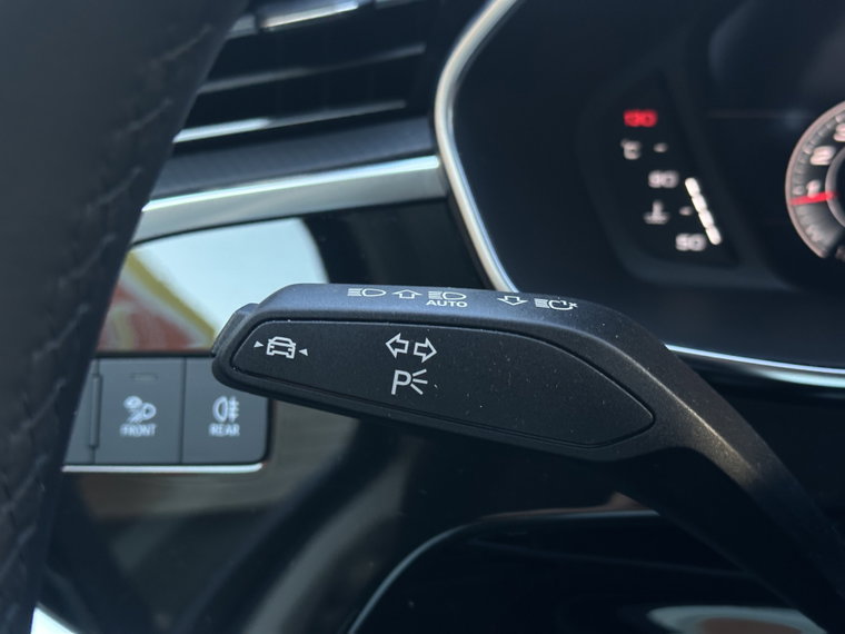 Vehicle Image 24