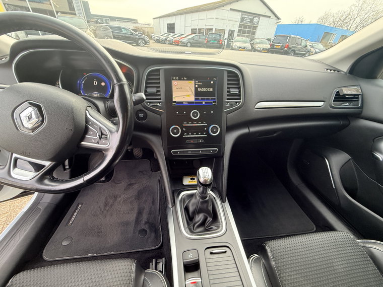 Vehicle Image 26
