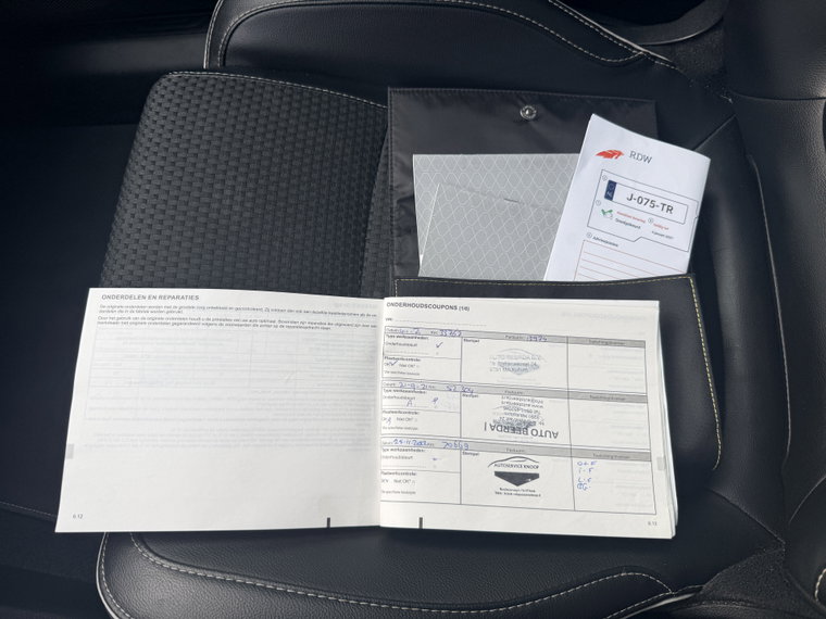 Vehicle Image 32
