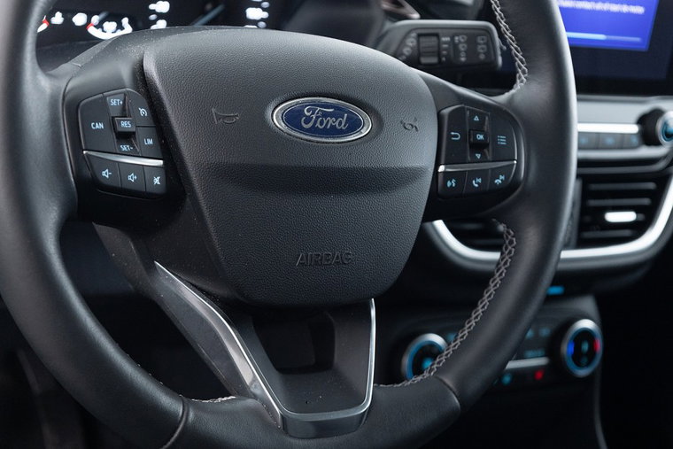 Vehicle Image 9