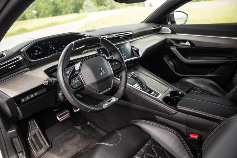 Vehicle Image 16