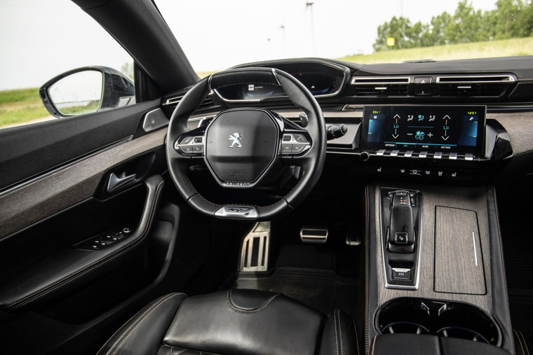 Vehicle Image 25
