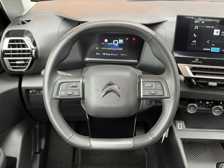 Vehicle Image 24