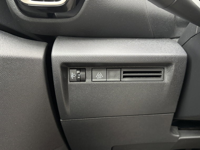 Vehicle Image 42