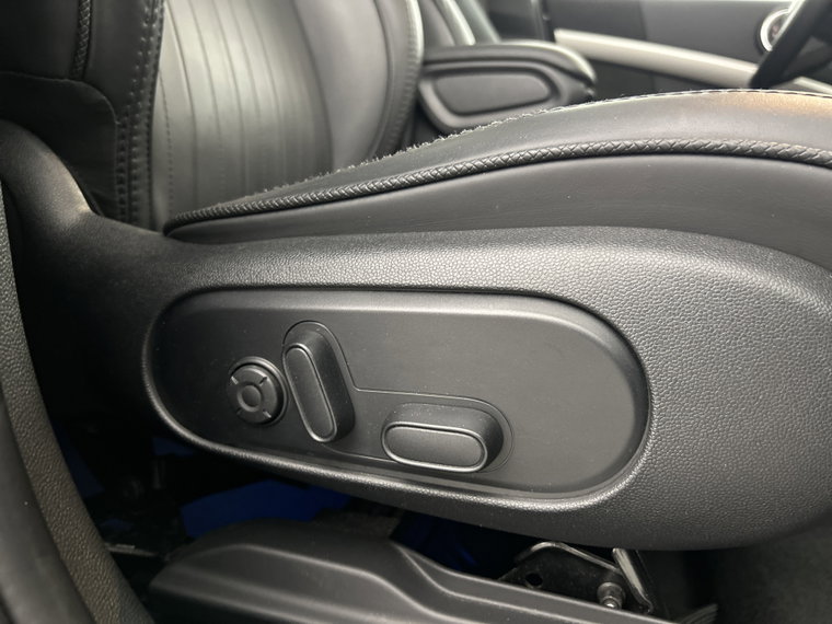 Vehicle Image 24
