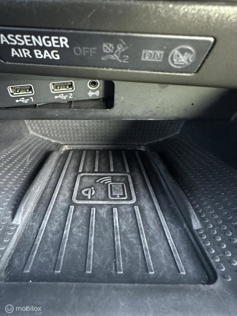 Vehicle Image 52