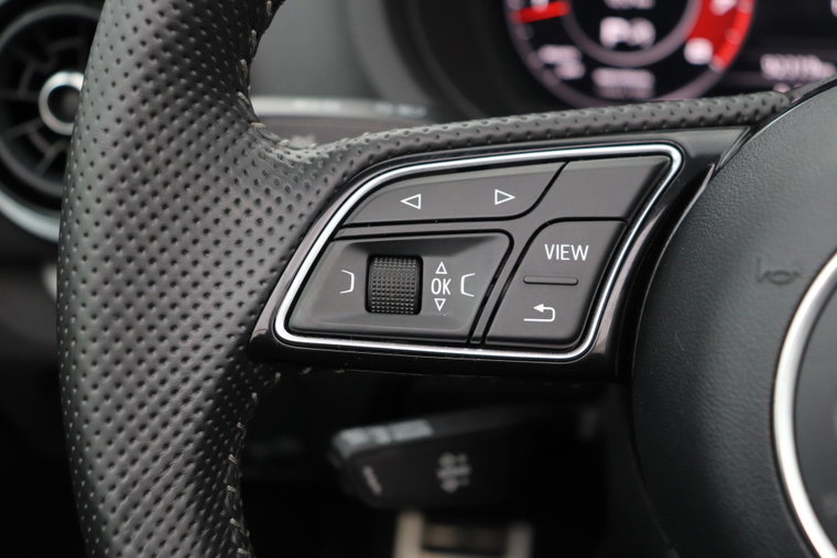 Vehicle Image 30