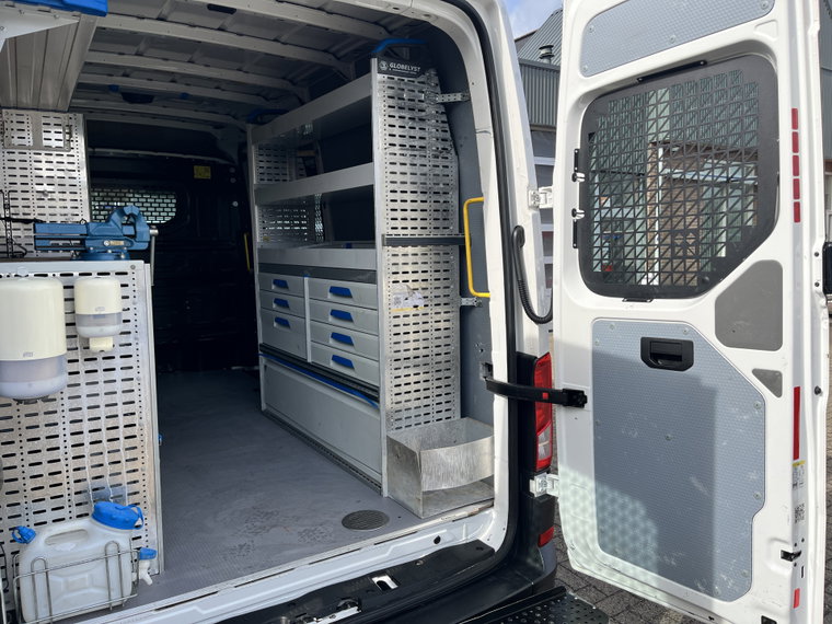 Vehicle Image 18