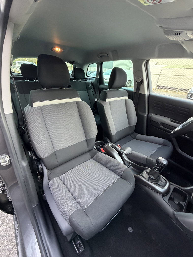 Vehicle Image 11