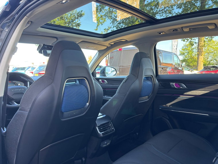 Vehicle Image 31