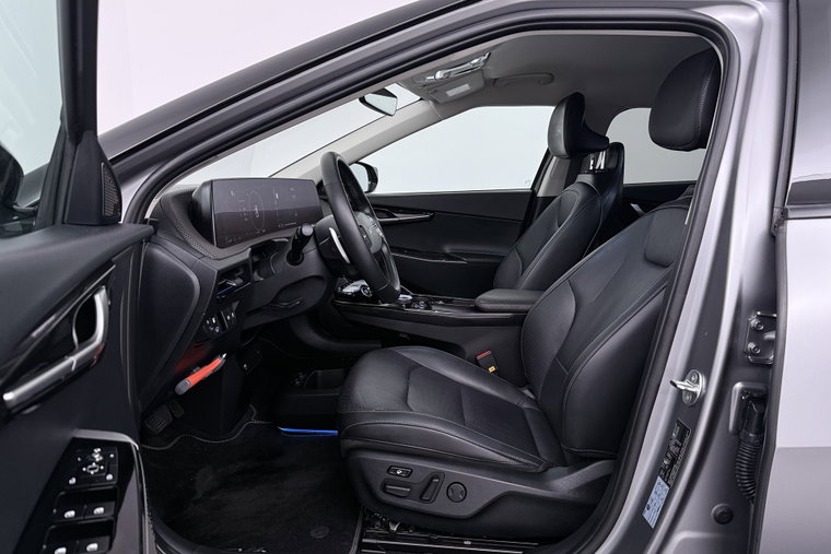 Vehicle Image 23
