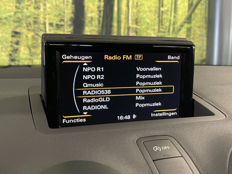 Vehicle Image 24