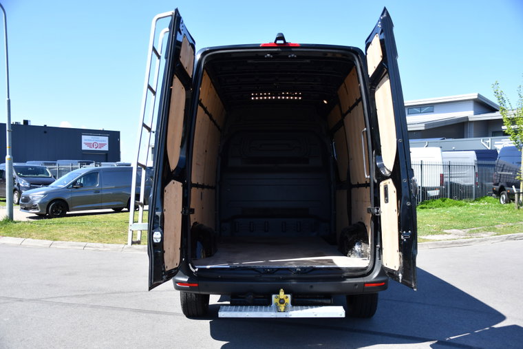 Vehicle Image 33