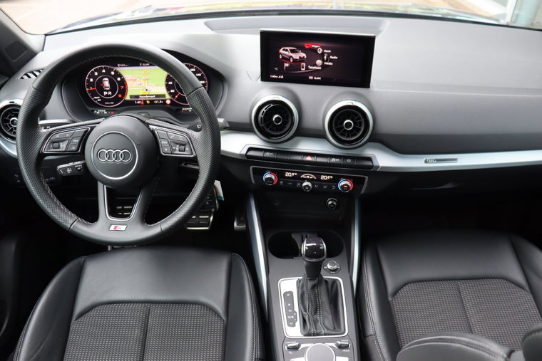Vehicle Image 9