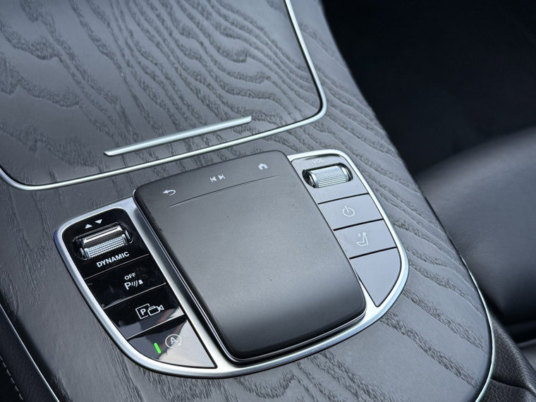 Vehicle Image 24