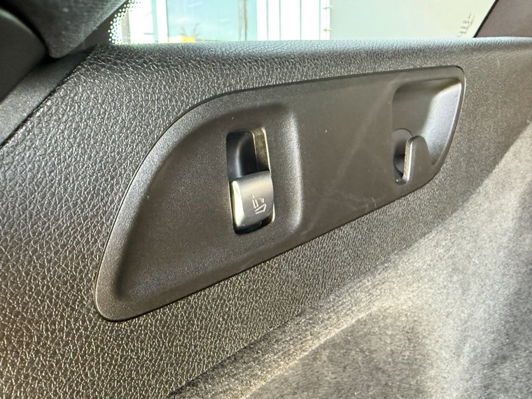 Vehicle Image 41