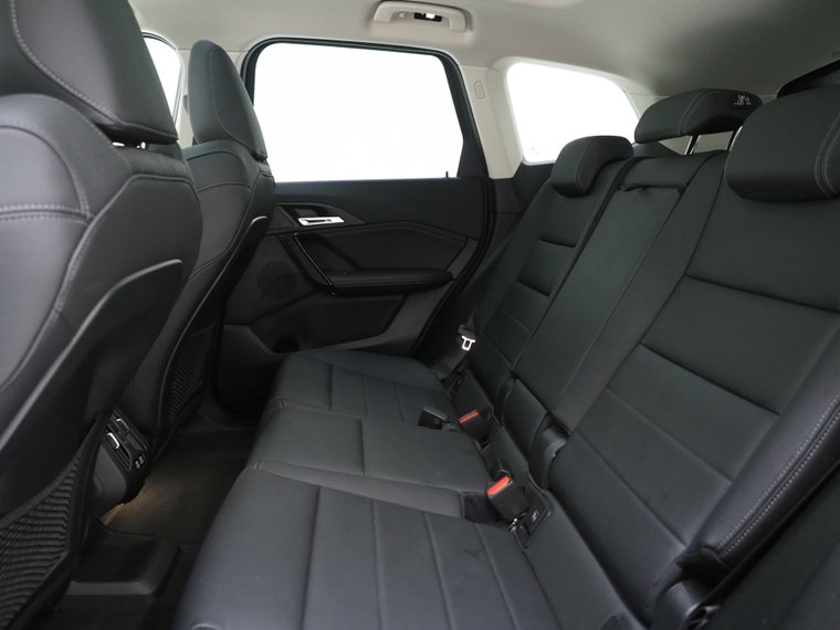 Vehicle Image 33