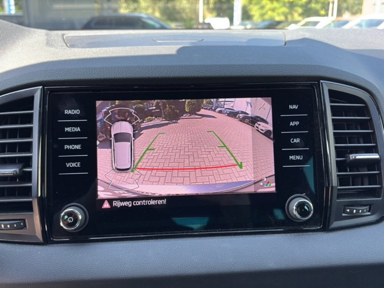 Vehicle Image 21