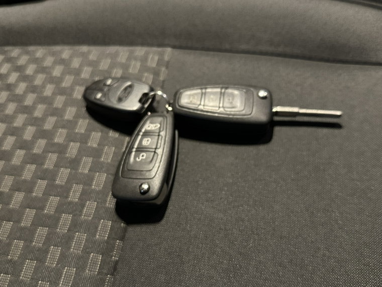 Vehicle Image 21