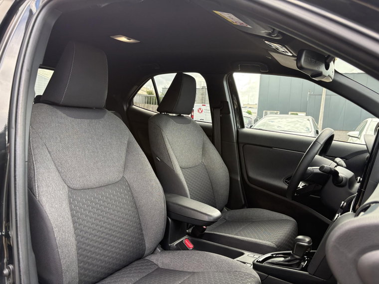 Vehicle Image 9