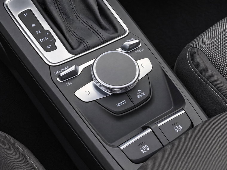 Vehicle Image 24