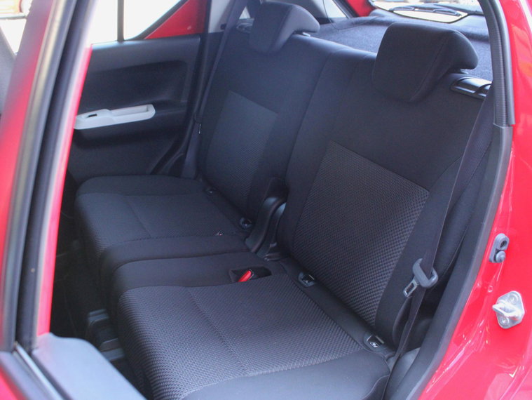 Vehicle Image 9