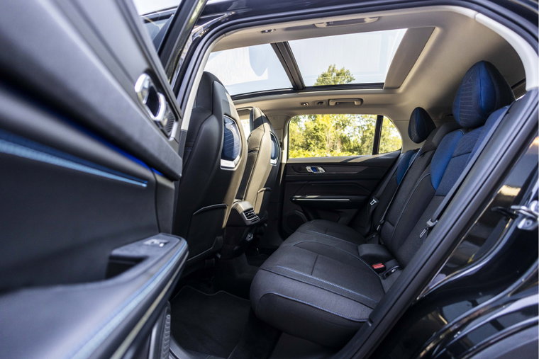 Vehicle Image 15