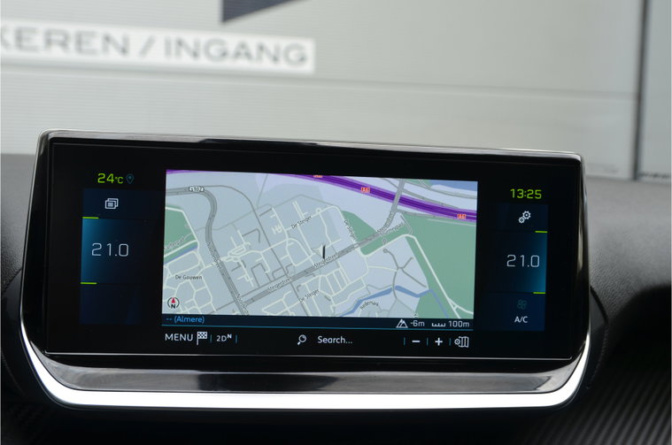 Vehicle Image 16