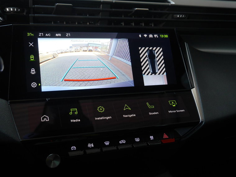 Vehicle Image 30
