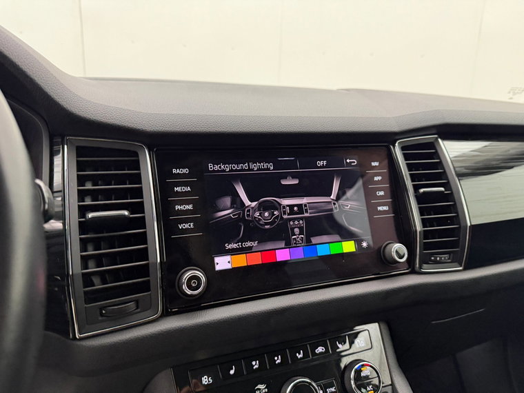 Vehicle Image 25